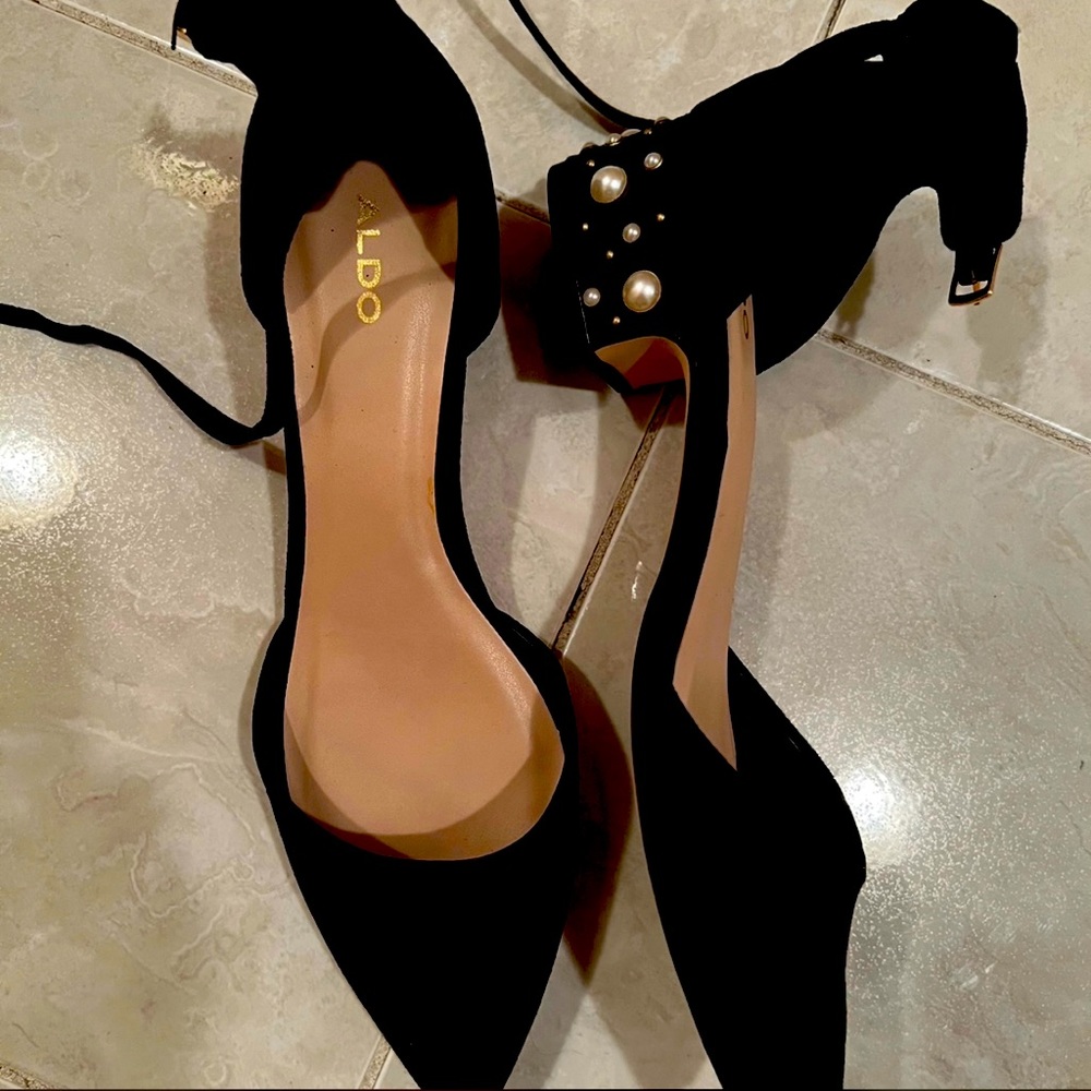 Beautiful sandals, brand new